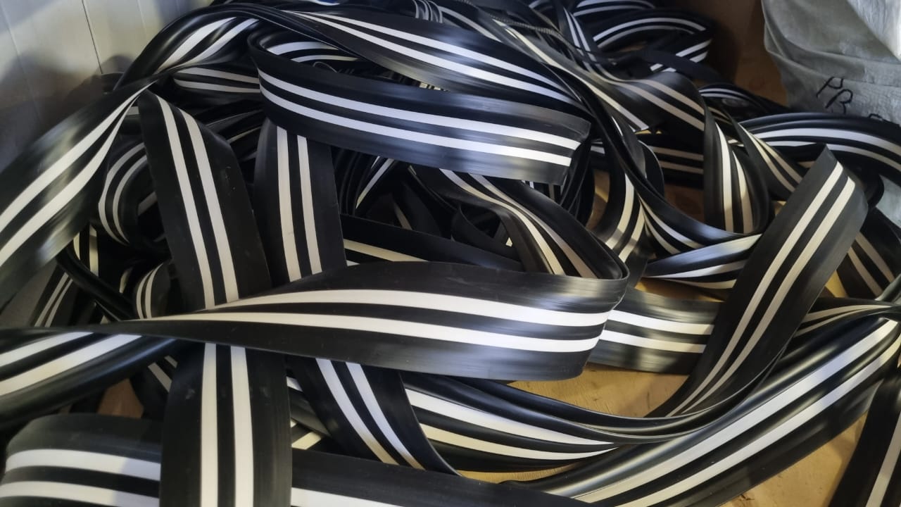 Привальный брус 70 мм с брызгоотбойником для лодок ПВХ